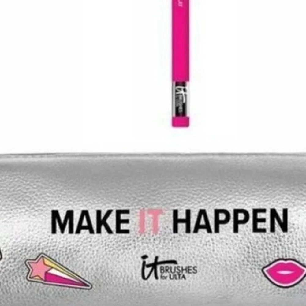 IT Brushes For ULTA Make IT Happen SMUDGER Brush and Metallic Cosmetics Bag NEW